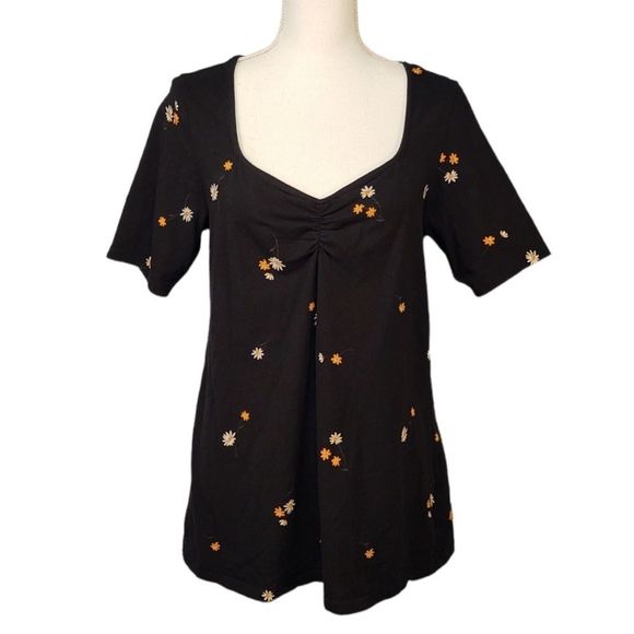 torrid Tops - Torrid Black Floral Sweetheart Neckline Short Sleeve Top 1X